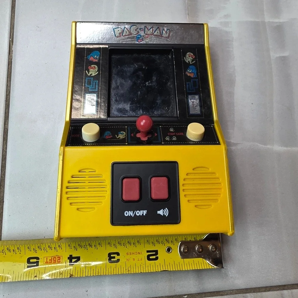 Basic Fun pac man